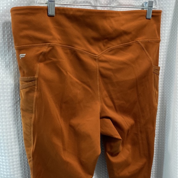 Fabletics Trinity Leggings in Teak - Picture 6 of 10
